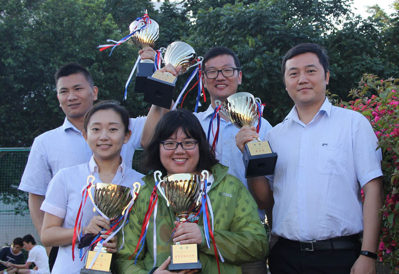 各系团总支副书记分享喜悦.jpg 各系团总支副书记分享喜悦.jpg