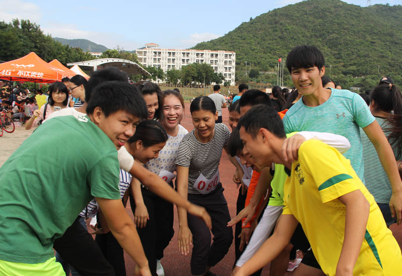 加油鼓劲.jpg 加油鼓劲.jpg