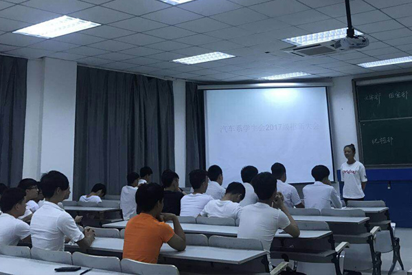 招新现场二.jpg 招新现场二.jpg