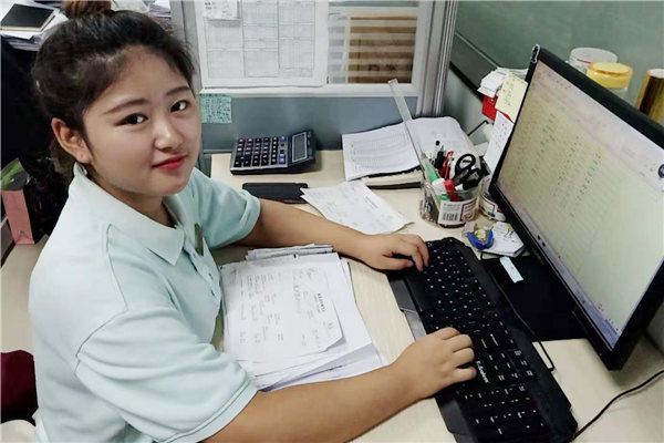 阿罗哈团队财务部实习生尹婷婷_副本_副本.jpg 阿罗哈团队财务部实习生尹婷婷_副本_副本.jpg