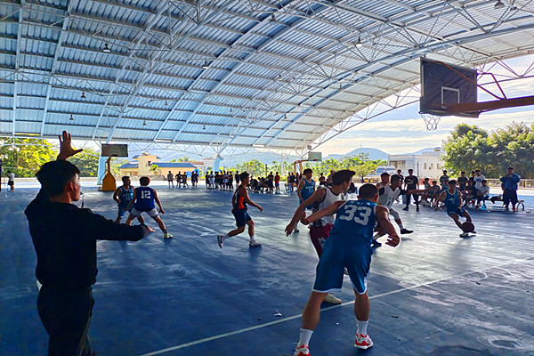 五人篮球2.jpg 五人篮球2.jpg