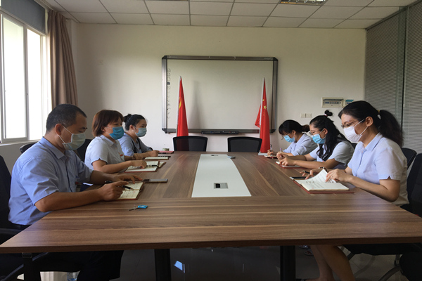 20200607筑梦自贸� 凝心聚力谋发展经济管理系教工党支部学习讨论自贸港建设总体方案1_副本.jpg