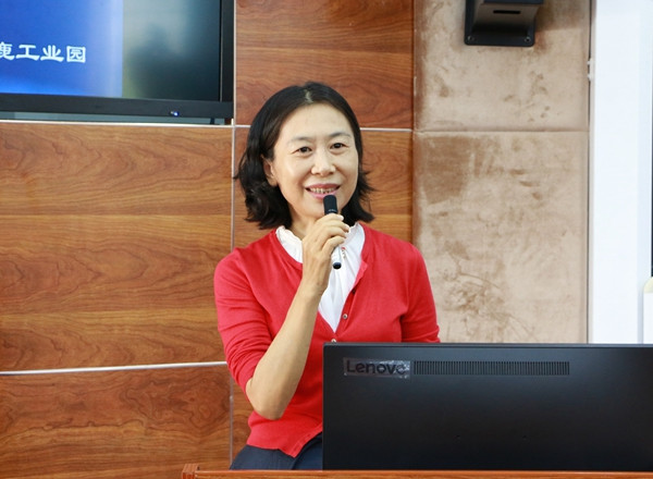 海南省人力资源开发局局长赵微发言.jpg 海南省人力资源开发局局长赵微发言.jpg