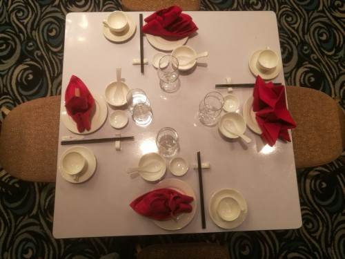 C:\Documents and Settings\Administrator\桌面\中餐摆台展示_副本.jpg