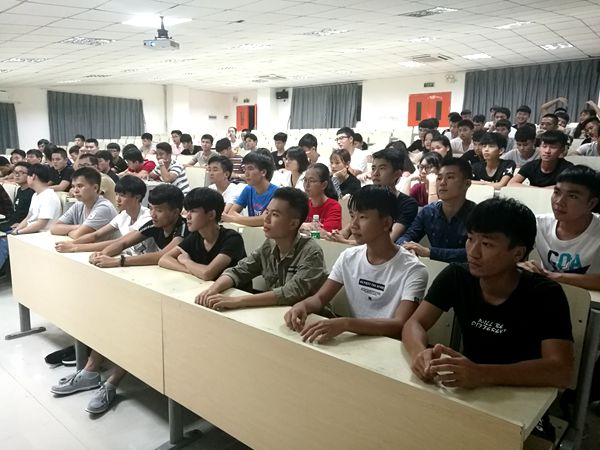 ͼ1 �����Ӱ��ͬѧ��.jpg