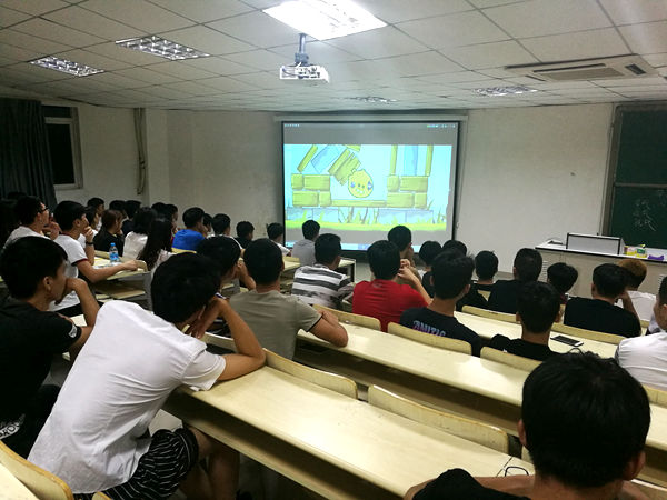 ͼ2 ��Ĭڶг��ӰƬ������ÿλͬѧ.jpg