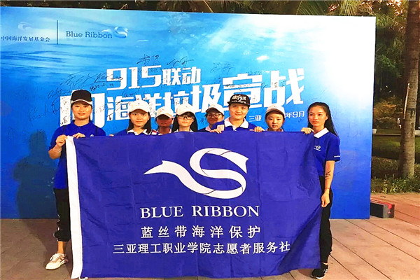 99uu.com��չ��˿��18��ϵ�о�̲�5.jpg