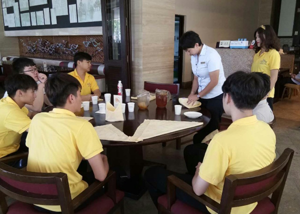 ͼ10 2018����Ӣ��ѧ���ھƵ������ʵѵ_����.jpg