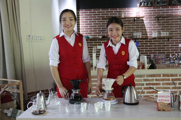 2 ����ϵ2018��ְҵ��������ֳ忧������չʾ_����.jpg