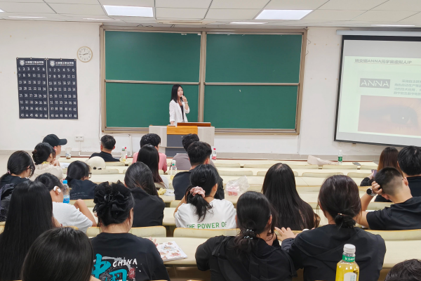 01.招聘会照片.jpg